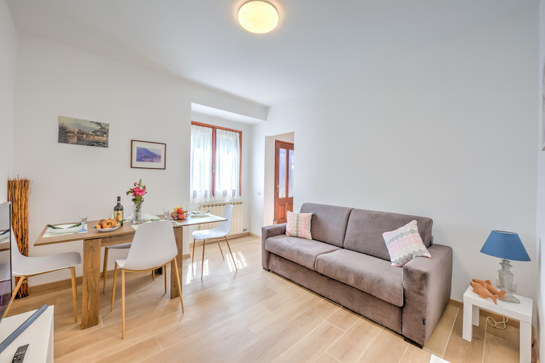 Room 3, Red House Terrace Private Beach, Verbano-Cusio-Ossola