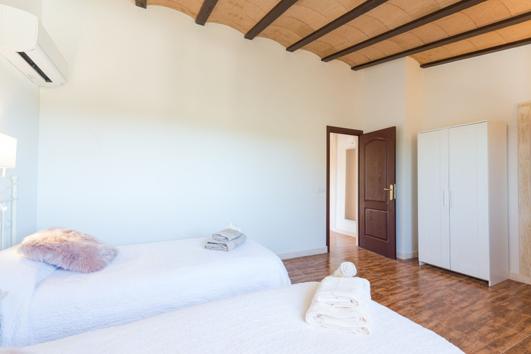 Others 5, Can Madis in Costitx, Baleares