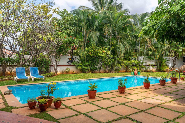 StayVista at Firefly Homestay with Pvt Pool & Terrace Access, Bangalore