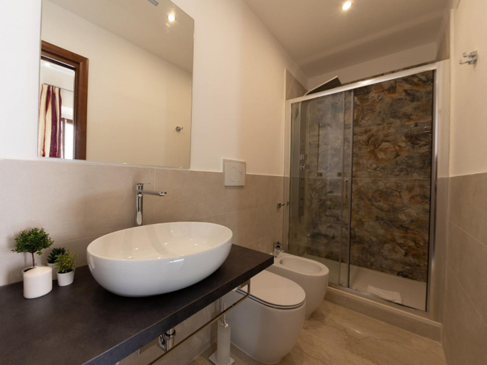 Bathroom 3, The Best Rent - Apartment with a view on Altare della Patria, Rome