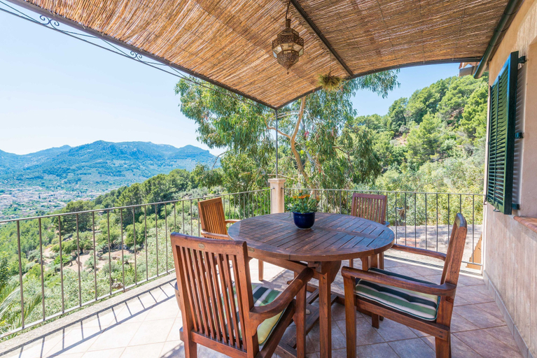 Room 3, Son Bou in S Ller With 2 Bedrooms and 1 Bathrooms, Baleares