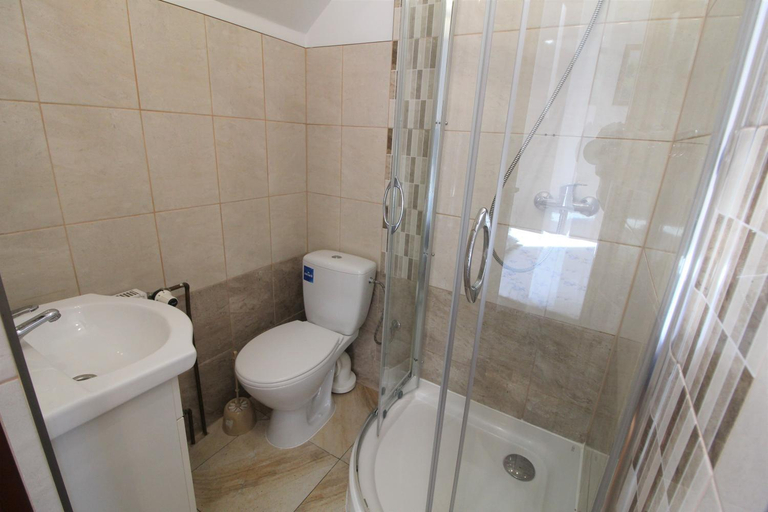 Bathroom 5, Pokoje u Marty, Zielona