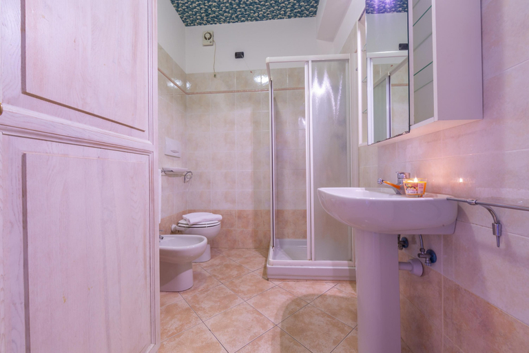 Room 2, Laigueglia Beach in Laigueglia, Savona