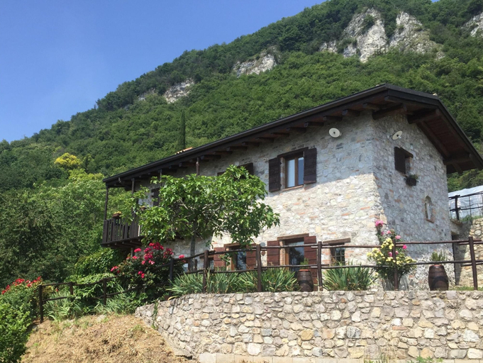 Room 3, Villa Formaga in Hilly Area Relax and vie, Brescia
