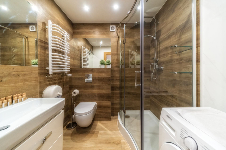 Bathroom 3, Mountain Shelter Apartments, Tatra
