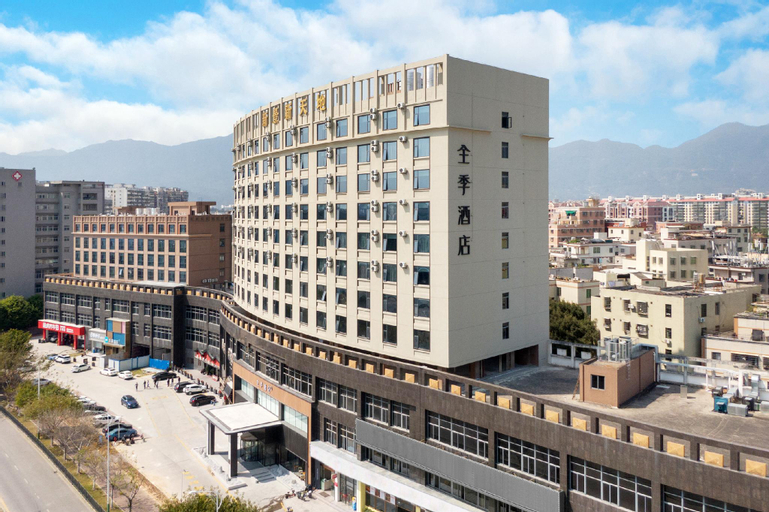 Exterior view 11