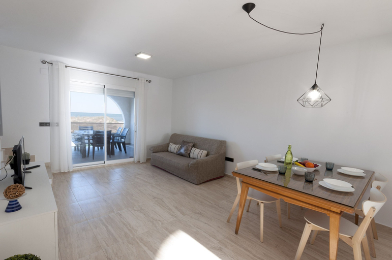 Room 4, Vistamar 1 in Oliva With 2 Bedrooms and 1 Bathrooms, Valencia