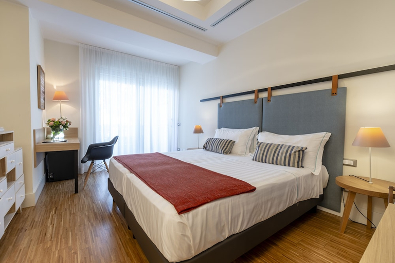 Bedroom 3, Le Rose Suite Hotel, Rimini