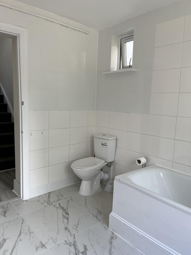 Bathroom 4, New Spacious 4 Bed Apartment in Kew Bridge, London