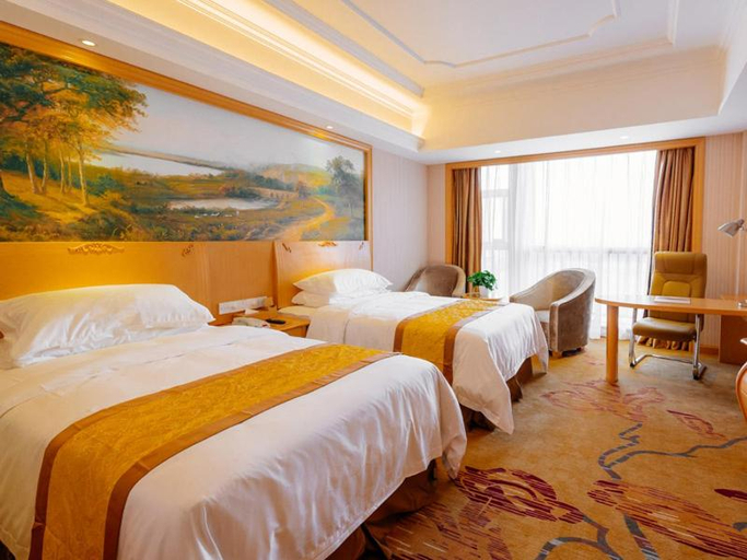 Bedroom 2, Vienna International Hotel Shanghai Dishui Lake Ocean Park, Shanghai