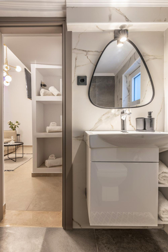 Bathroom 4, Efrosini Apartments, Crete