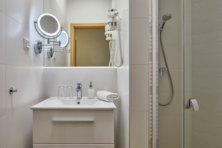 Bathroom 5, 7seasons Apartments Budapest, Budapesti