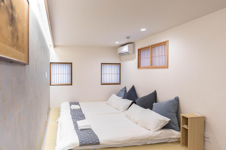 HOSTEL「IRODORI 」道頓堀ミナミ・なんば駅まで2分 アメ村道頓堀すぐ、最大8人！, Osaka