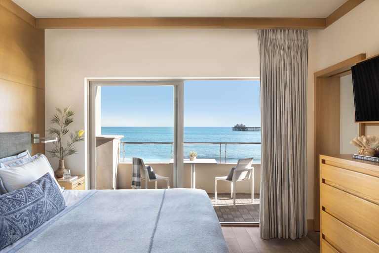 Bedroom 3, Malibu Beach Inn, Los Angeles