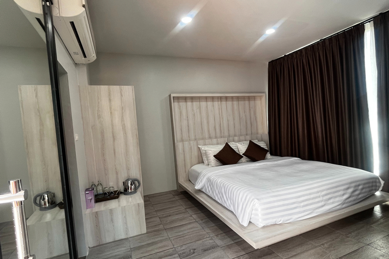 Bedroom 24