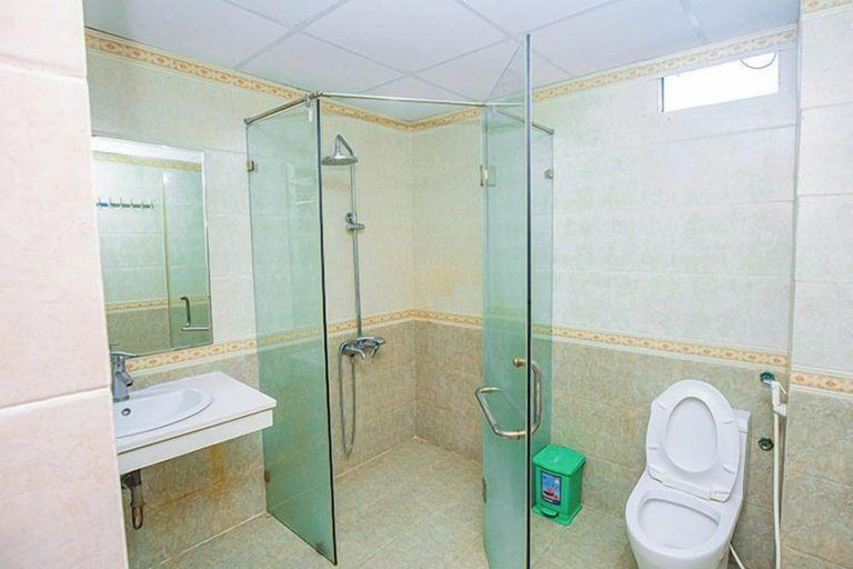 Bathroom, Bien Doi Hotel SS by Bay Luxury, Sầm Sơn