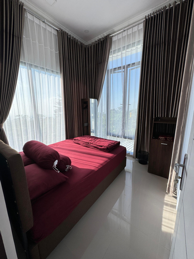 Bedroom 3, Villaage Inn Dagh at Batu with Private Pool, Malang