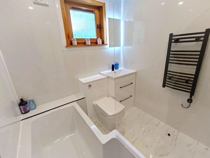 Bathroom 2, Dundee Beach Villa, Dundee