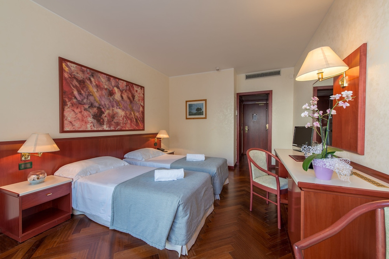 Bedroom 3, Splendid Hotel La Torre, Palermo