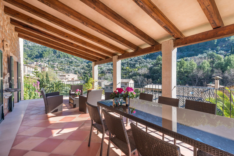 Room 5, Circe in Fornalutx With 4 Bedrooms and 4 Bathrooms, Baleares