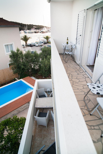 Others 5, Apartment Ema, Rogoznica