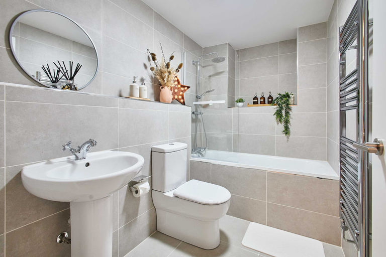 Bathroom 2, Host Stay Apartment 1 Dane Court, North Yorkshire