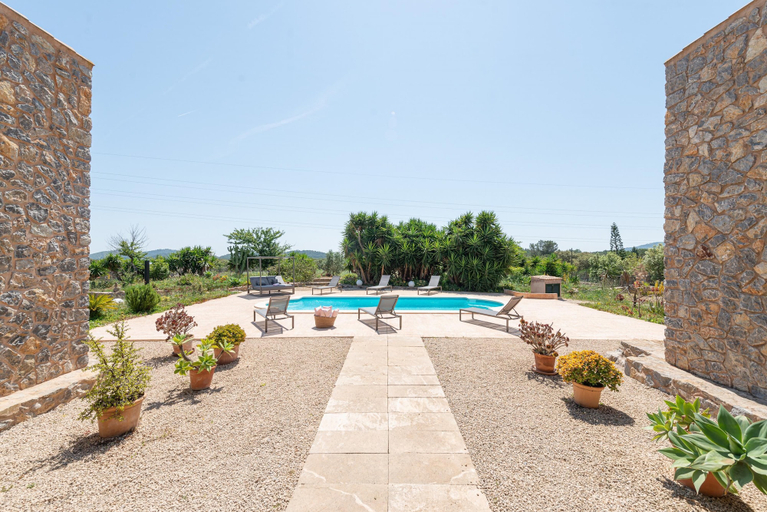 Room 5, Bellpuig 4 in Art With 3 Bedrooms and 2 Bathrooms, Baleares