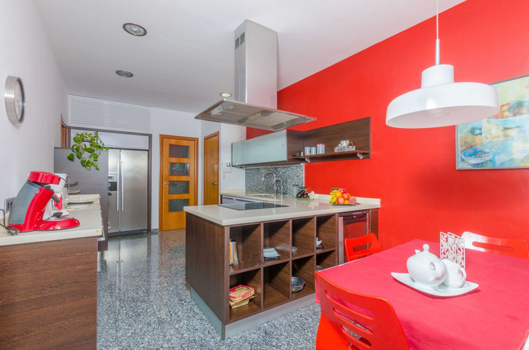 Room 2, Can Bou in Santa y With 4 Bedrooms and 3 Bathrooms, Baleares