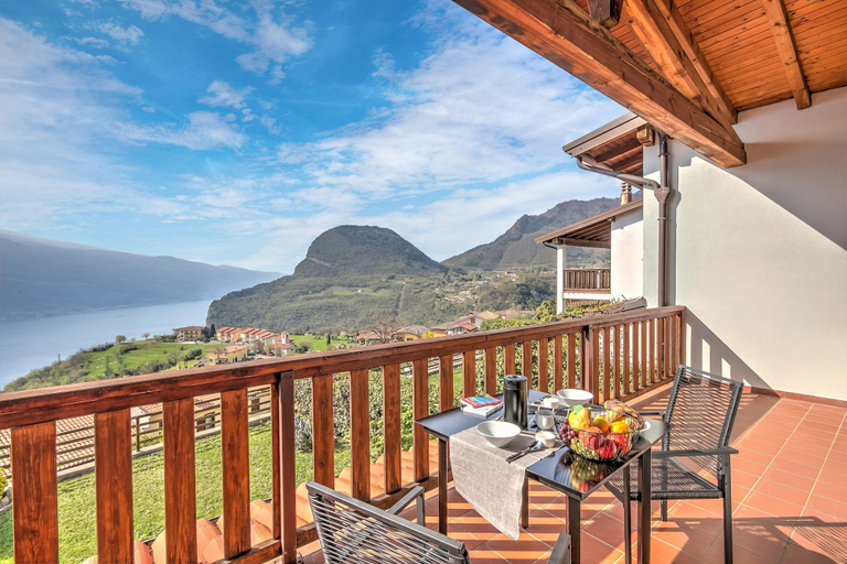 Room 4, Balcone sul Lago in Tignale, Brescia