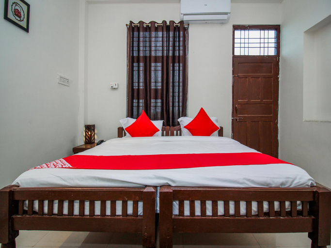 Bedroom 3, Capital O 18272 Hotel Lambodar, Ajmer