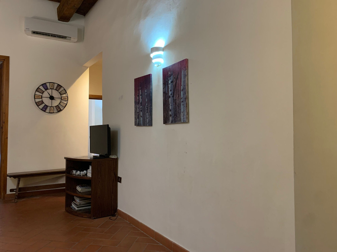 Room 2, Sdrucciolo dei Pitti First Floor, Florence