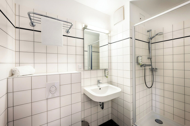 Bathroom 5, martas Hotel Berlin-Mitte, Berlin