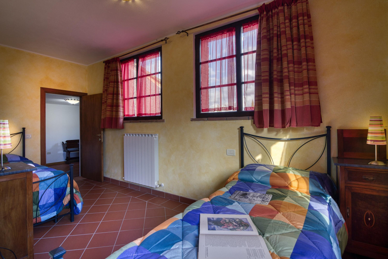 Room 2, Tenuta Di Litiano With Pool, Grosseto
