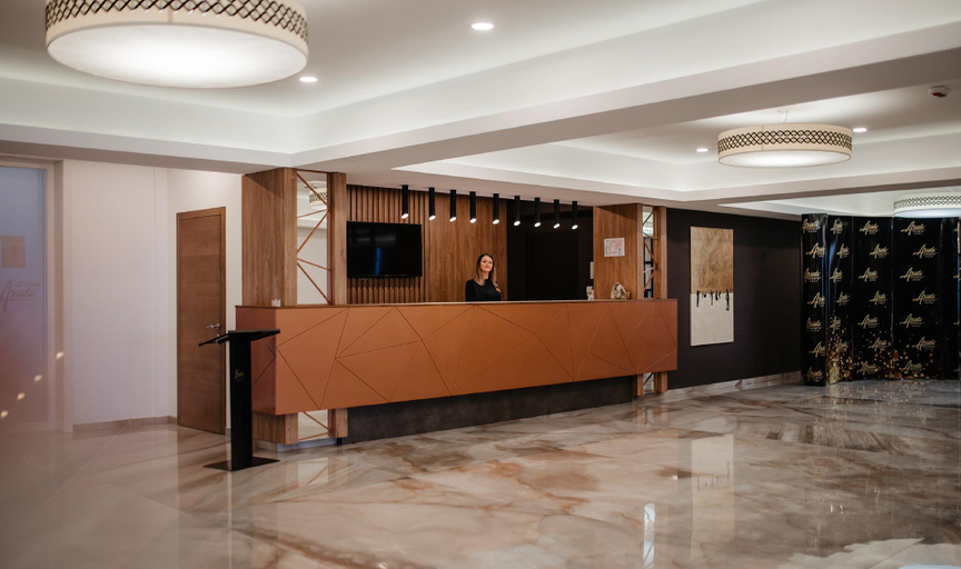 Others 3, Hotel Ariata, Scheia