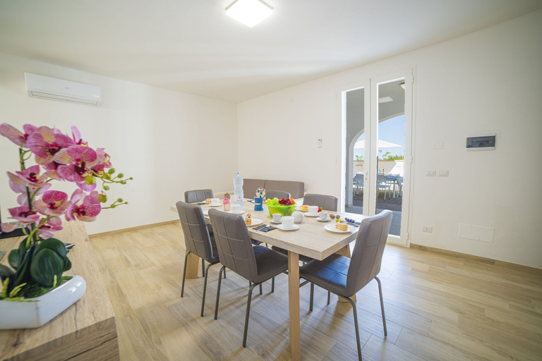 Room 3, La Primula Apartment 3 With Sea-view, Lecce