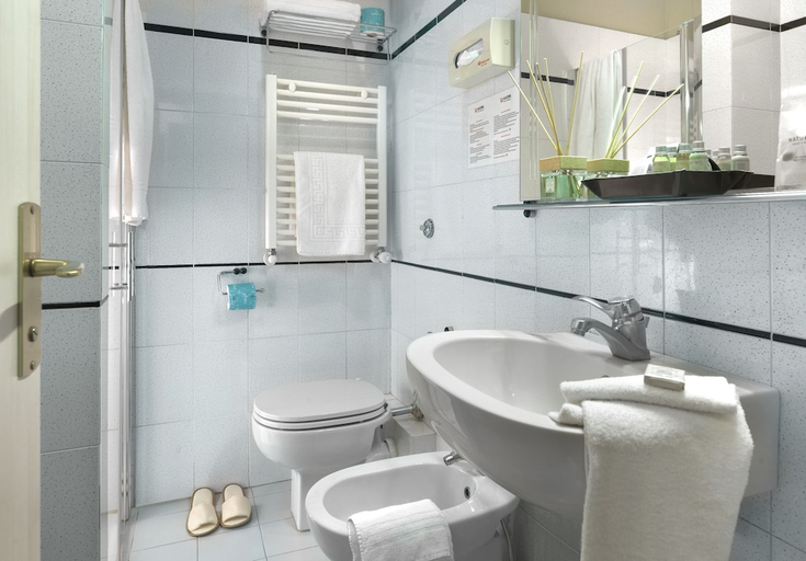 Bathroom 4, Hotel Ristorante Alcide, Siena