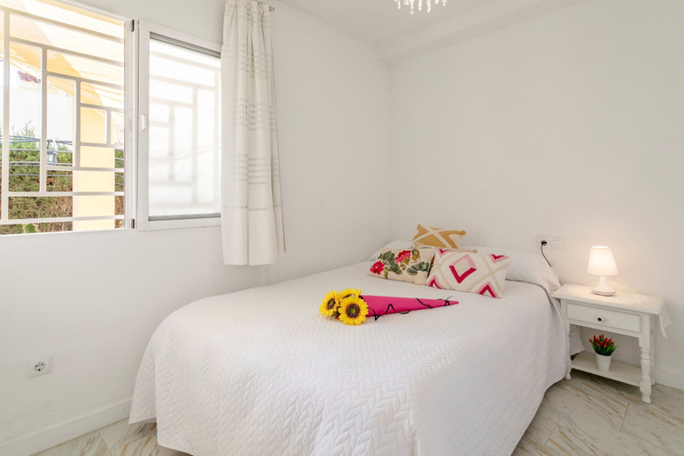 Room 2, Bahamas Iii Sant Joan, Alicante