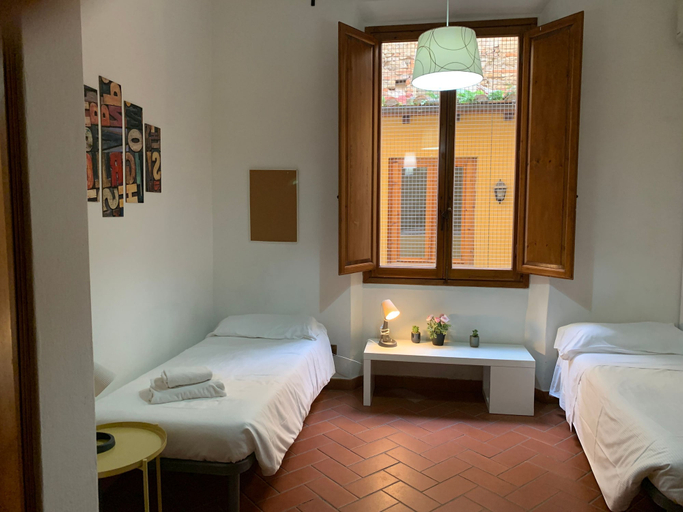 Room 4, Sdrucciolo dei Pitti First Floor, Florence
