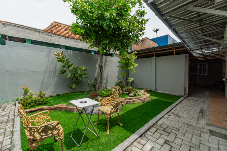 Exterior & Views 4, OYO 93526 Cut Nyadin Syariah, Kediri