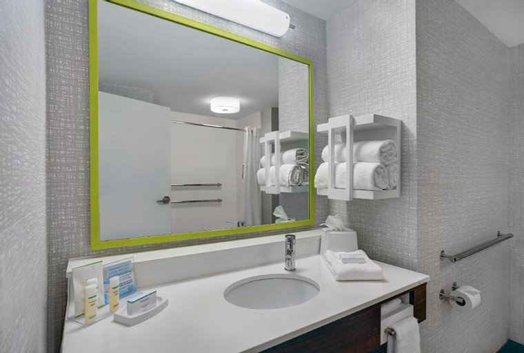 Bathroom 14