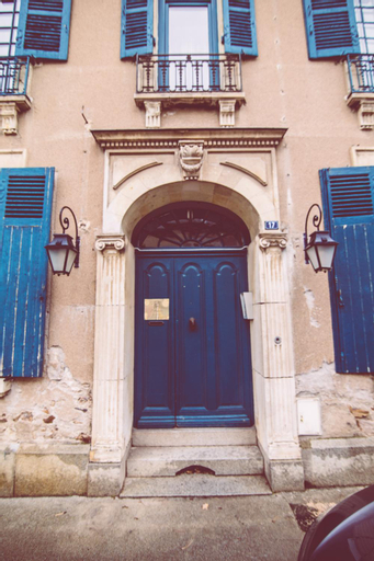 Exterior 13