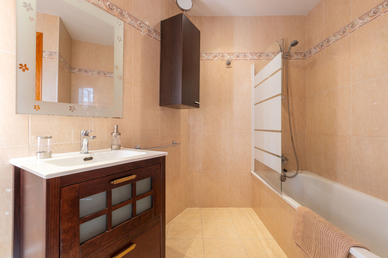 Room 5, De Ronda in Co n With 1 Bedrooms and 1 Bathrooms, Málaga