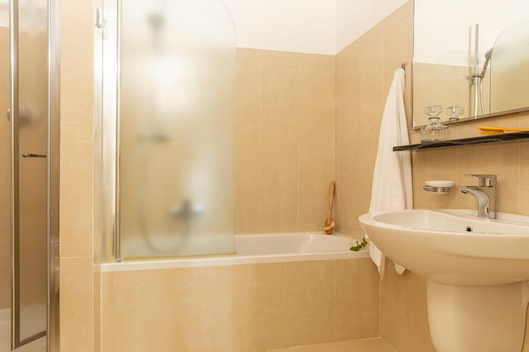 Bathroom 3, Hotel Capo d Uomo, Grosseto