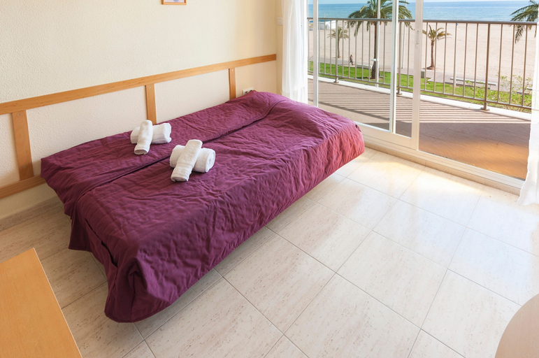 Room 5, Infante in Grau i Platja, Valencia