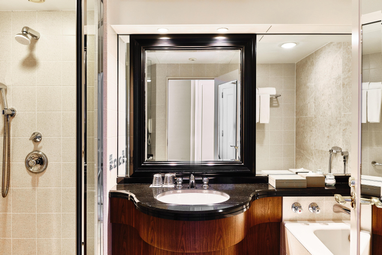 Bathroom 15