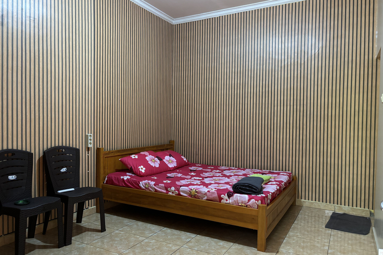 Bedroom 5, Family 24 Hotel near Pantai Cipatujah, Tasikmalaya