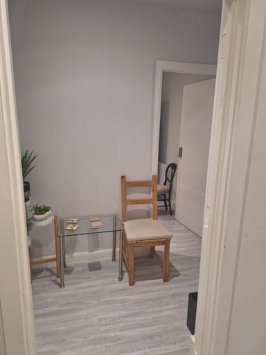 Others 3, Deluxe Single room only for one adult, London