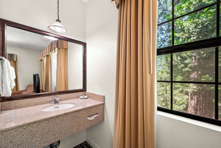 Bathroom 4, Best Western Stagecoach Inn, El Dorado