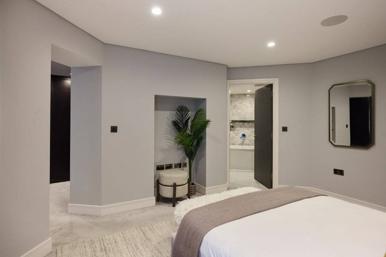 Bedroom 3, The Westbourne Park Place - Elegant 3bdr Flat, London
