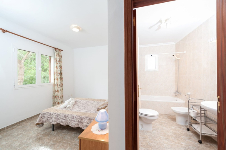 Room 2, Garball in Crestatx, Baleares